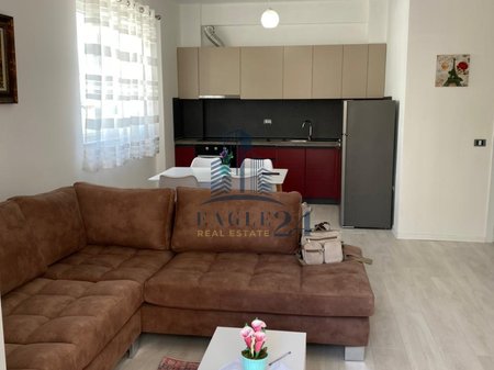 Jepet me qira apartament 2+1+2 ,Liqeni Thate