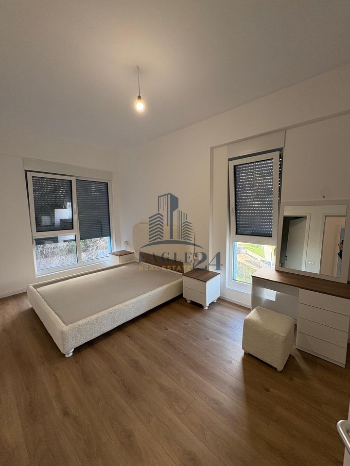 Affittasi appartamento 2+1+2 bagni + 2 balconi + posto auto a Fresk.