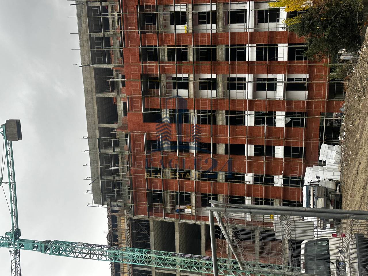 Shitet apartament 2+1+2 në "TIRANA VIEW RESIDENCE", Babrru Tiranë. 137'500€