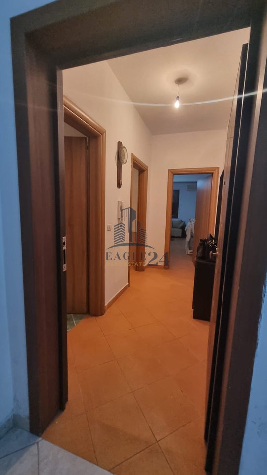 Jepet me qira , apartament 1+1 ne Yzberisht