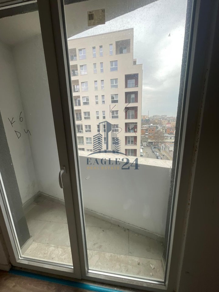 Shitet Apartament  2+1+2 – Kompleksi E88 Laprakë
