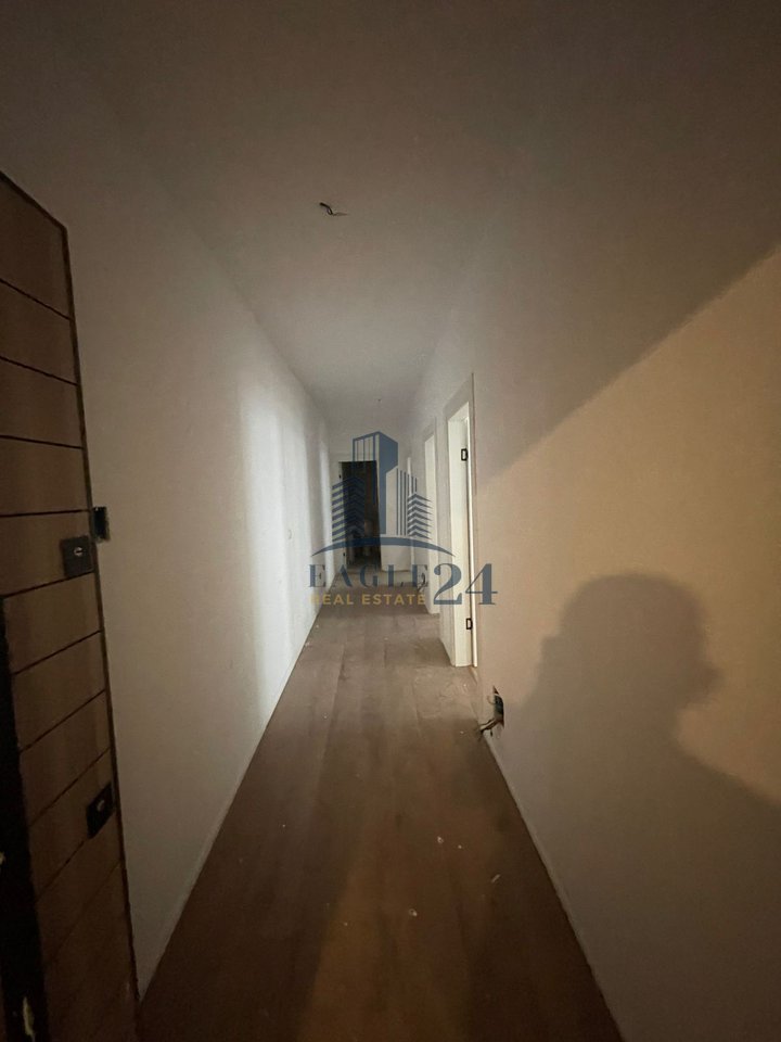 Shitet Apartament 2+1 në Kamëz – Rreth Rrotullimi i Ullirit