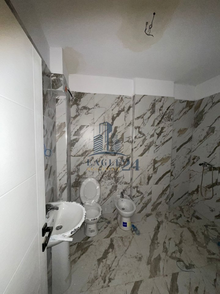 Shitet Apartament 2+1 në Kamëz – Rreth Rrotullimi i Ullirit