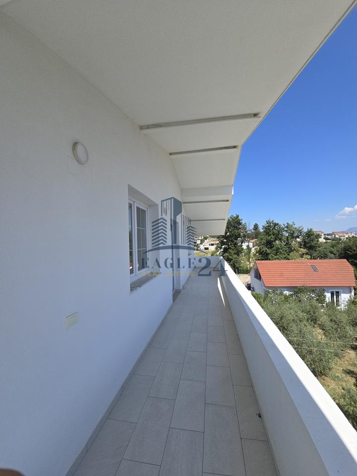 A luxurious 3-story villa for rent in Mjull-Bathore, Tirana – €1,800 / Month