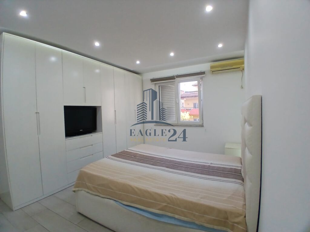 Shitet apartament 2+1 në Rrugën e Kavajës, Tiranë
