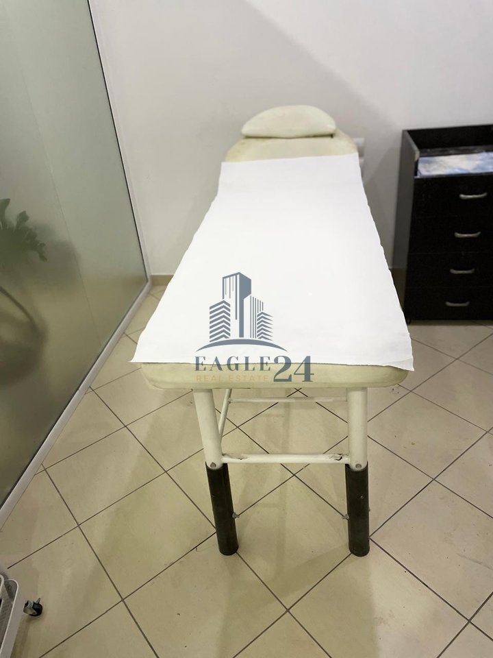 Shop For Sale in Yzberish, Tirana - 220,000€ | 100 m²