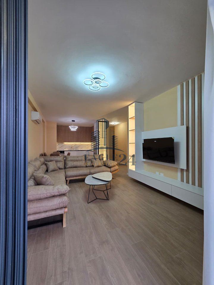 Apartament 2+1+2 +  Post Parkimi.  Me Qira në Liqeni i Thatë, Tiranë - 1300€ | 120 m²