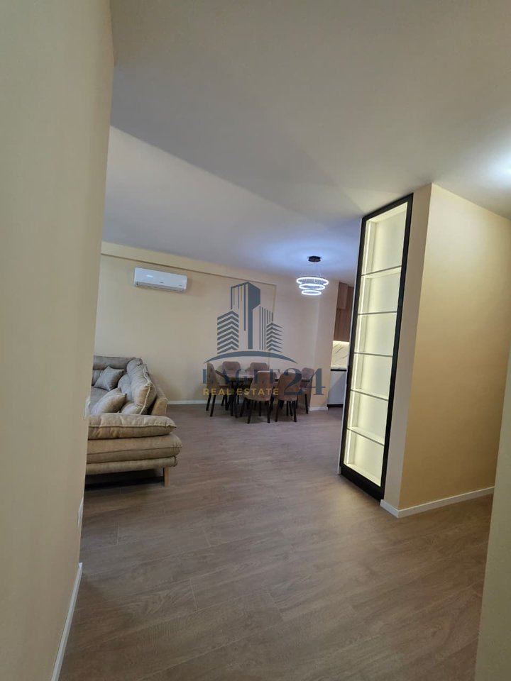 Apartament 2+1+2 +  Post Parkimi.  Me Qira në Liqeni i Thatë, Tiranë - 1300€ | 120 m²