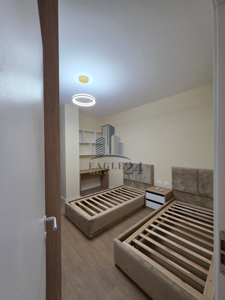 Apartament 2+1+2 +  Post Parkimi.  Me Qira në Liqeni i Thatë, Tiranë - 1300€ | 120 m²