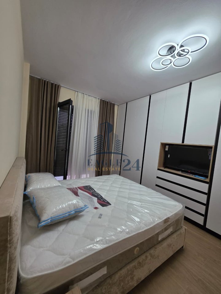 Apartament 2+1+2 +  Post Parkimi.  Me Qira në Liqeni i Thatë, Tiranë - 1300€ | 120 m²