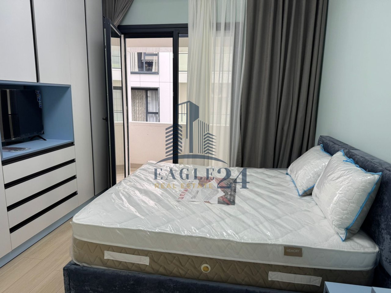 Apartament 2+1+2+post parkimi Me Qira në Liqeni i Thatë, Tiranë - 1200€ | 120 m²