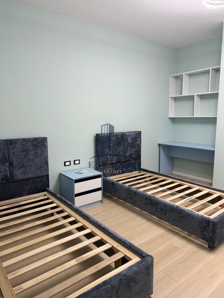 Apartament 2+1+2+post parkimi Me Qira në Liqeni i Thatë, Tiranë - 1200€ | 120 m²