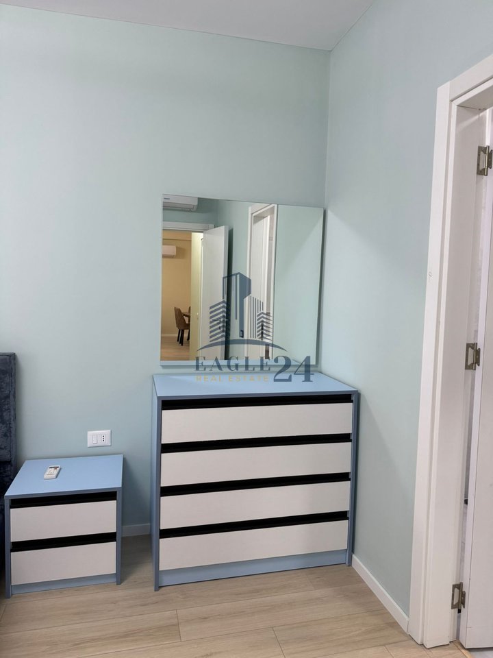 Apartament 2+1+2+post parkimi Me Qira në Liqeni i Thatë, Tiranë - 1200€ | 120 m²