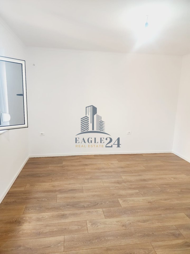 Vendesi appartamento 2+1, Ali Dem vicino alla Scuola 1 Maggio, Tirana!