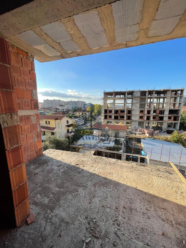 Shitet Apartament 2+1  Ish Aviacionit