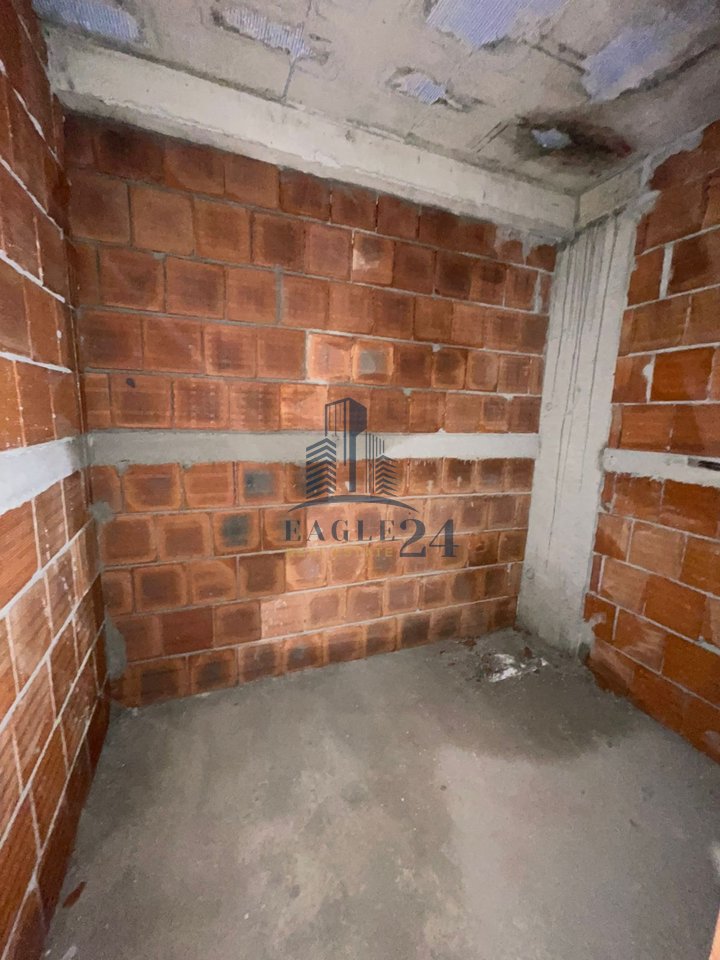 Shitet Apartament 2+1  Ish Aviacionit