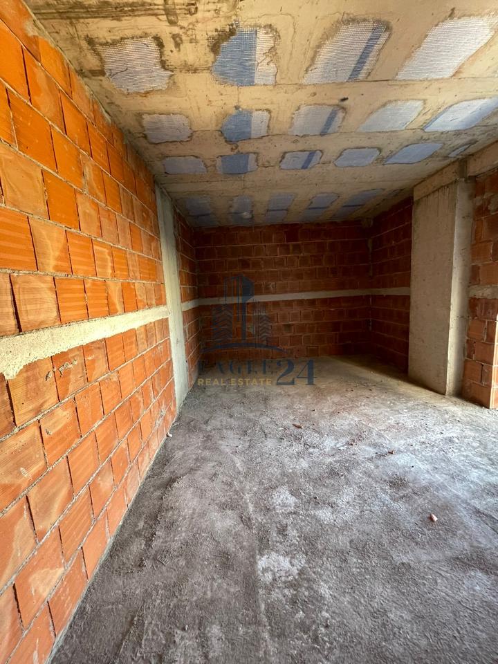 Shitet Apartament 2+1  Ish Aviacionit