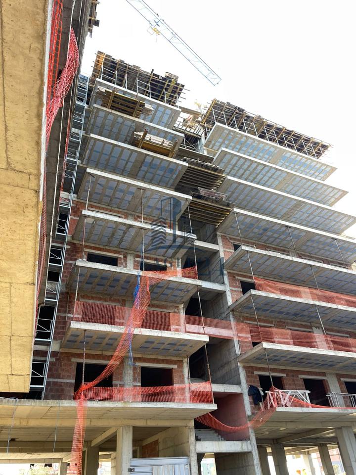 Shitet Apartament 2+1  Ish Aviacionit