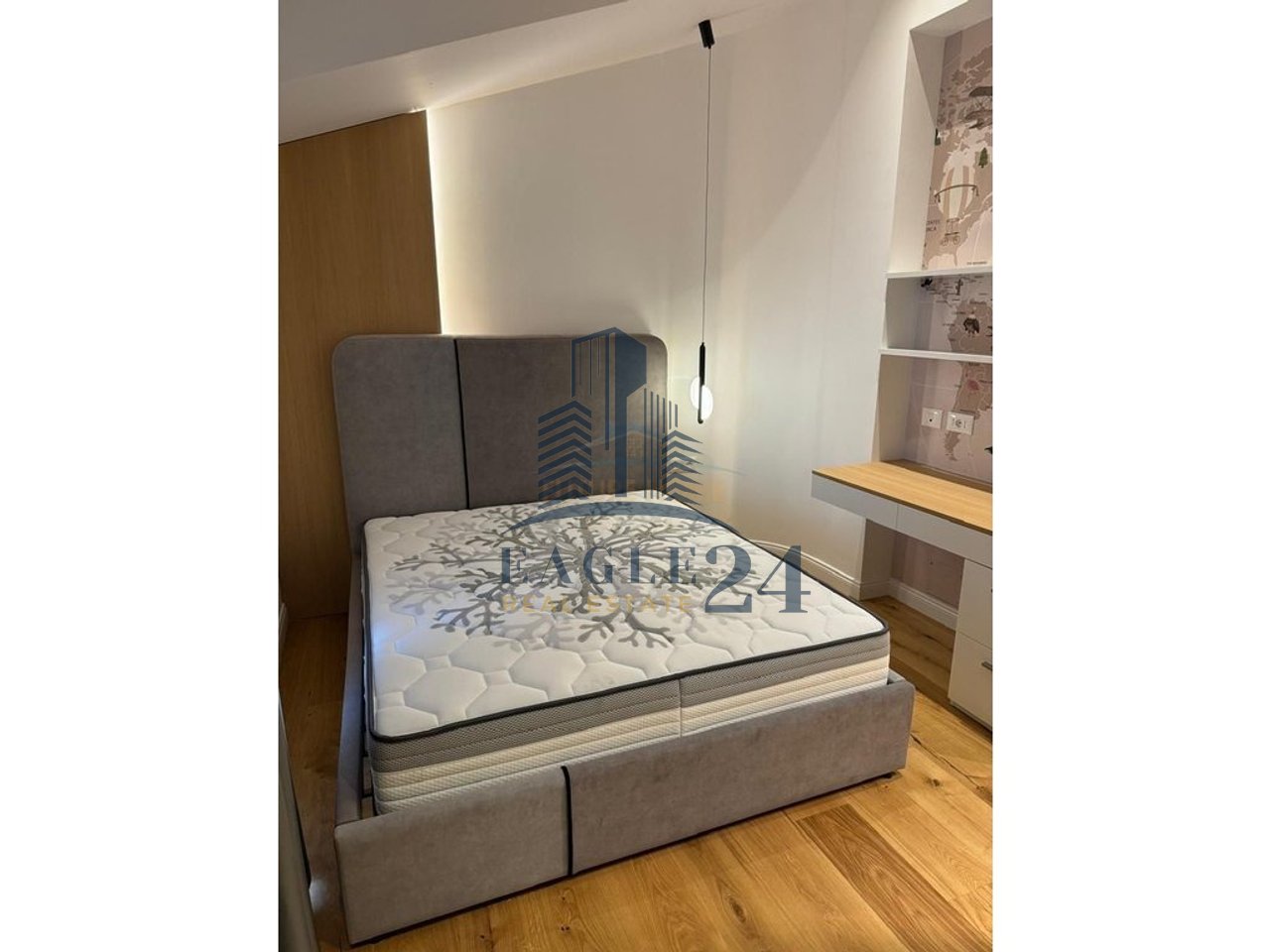 Shitet, Penthouse 3+1+3+2 Poste Parkimi, Liqeni i Thate, Tirane.