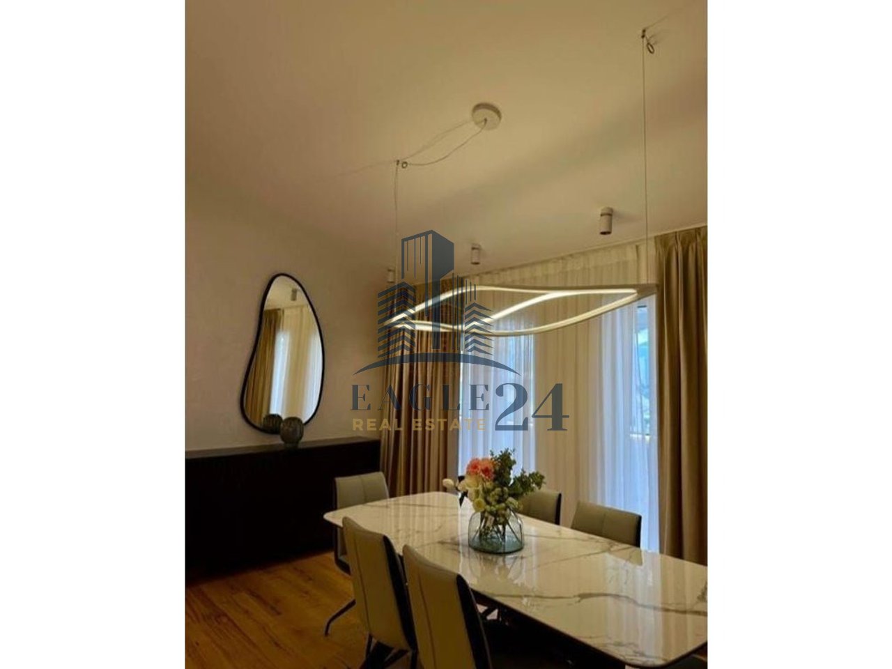 Shitet, Penthouse 3+1+3+2 Poste Parkimi, Liqeni i Thate, Tirane.