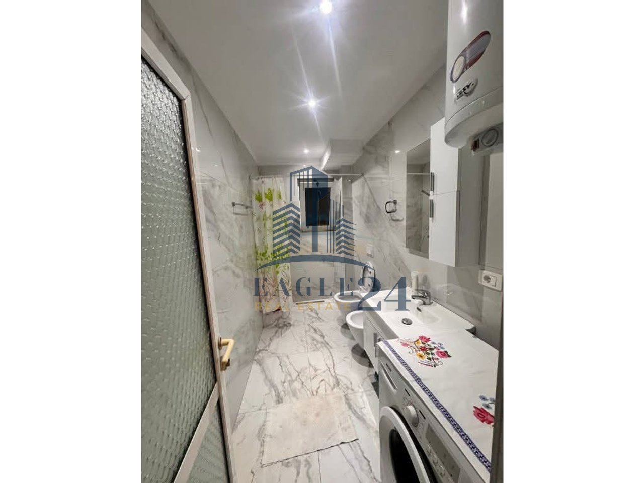 Appartamento 3+1 in Affitto su Viale Zogu i Parë, Tirana - 600 ALL | 3+1