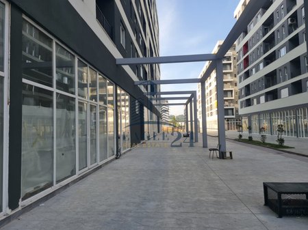 Shitet Njësi Biznesi tek Univers City, 70.04 m2 + 30.96 m2 Verandë. 171050€