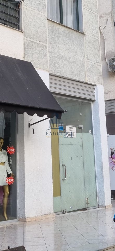 Dyqan Në Shitje në Pallatet Çabej, Tiranë!
