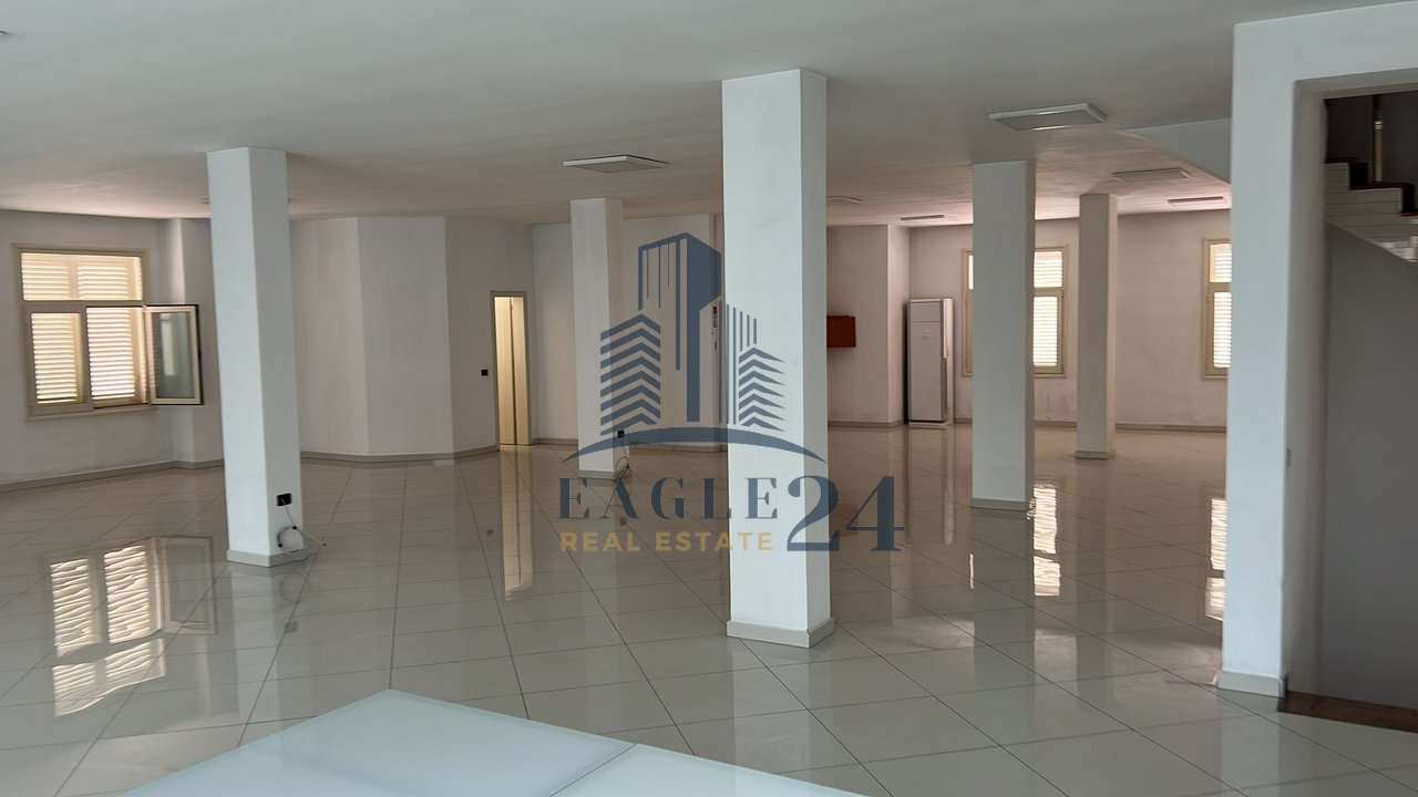 Luxury/business building for rent – Laprakë, Tirana!