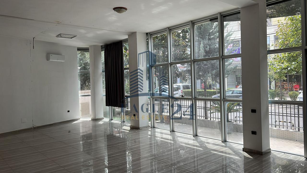 Luxury/business building for rent – Laprakë, Tirana!