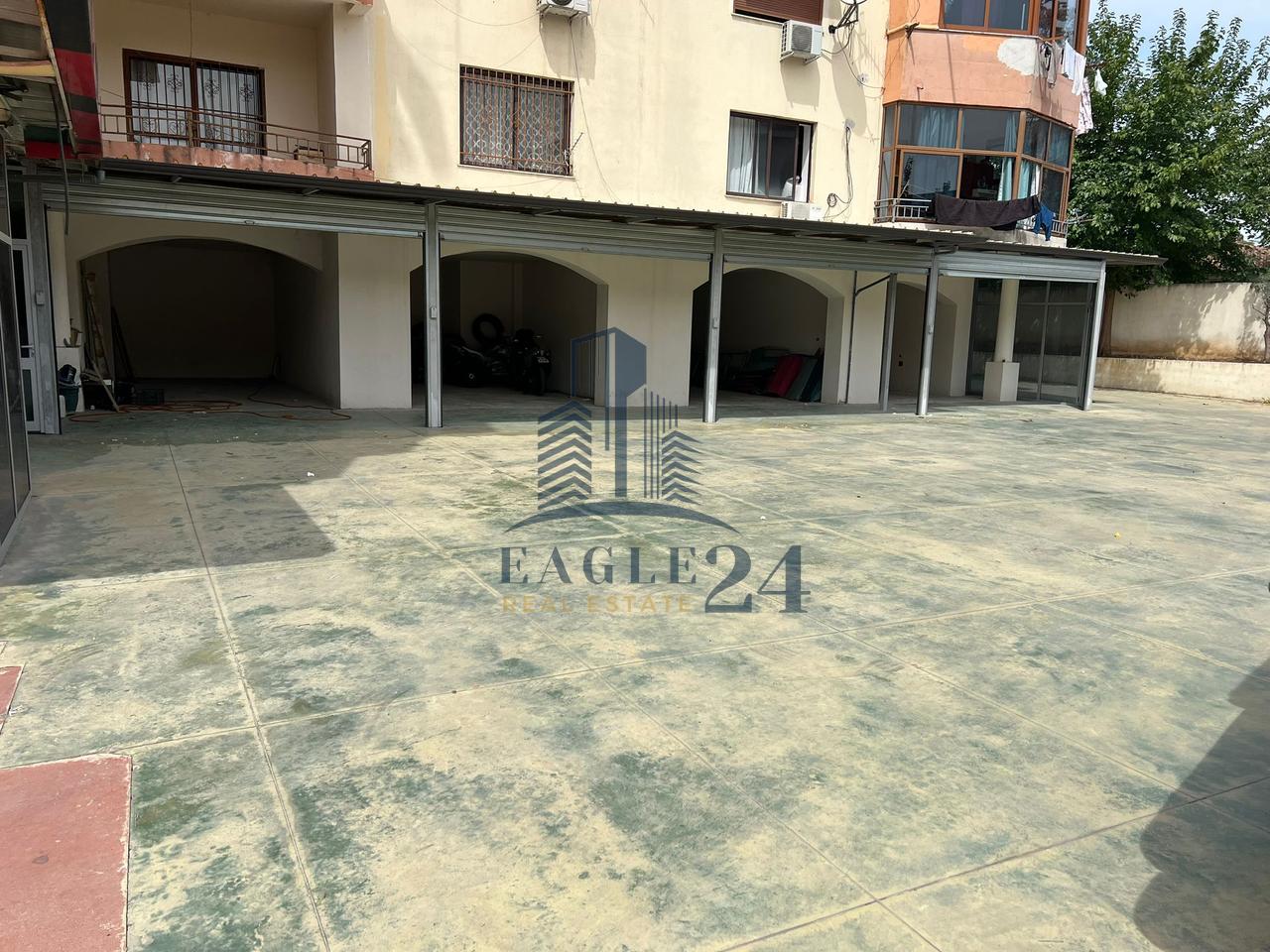 Luxury/business building for rent – Laprakë, Tirana!