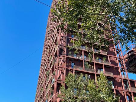 Locale commerciale in affitto: Garden Building