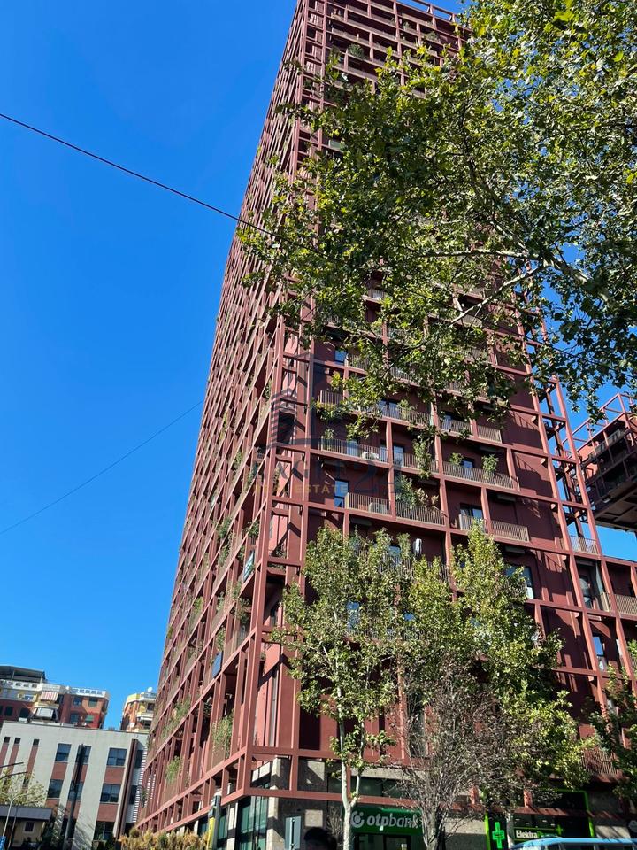 Locale commerciale in affitto: Garden Building