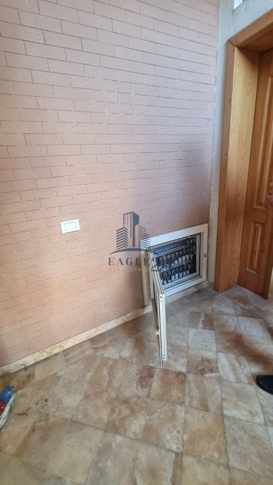 Villa Nuova in Vendita a Vilat Gjermane, Tirana - 750 €/m² | 521 m²
4 ingressi separati + Garage 50 m²