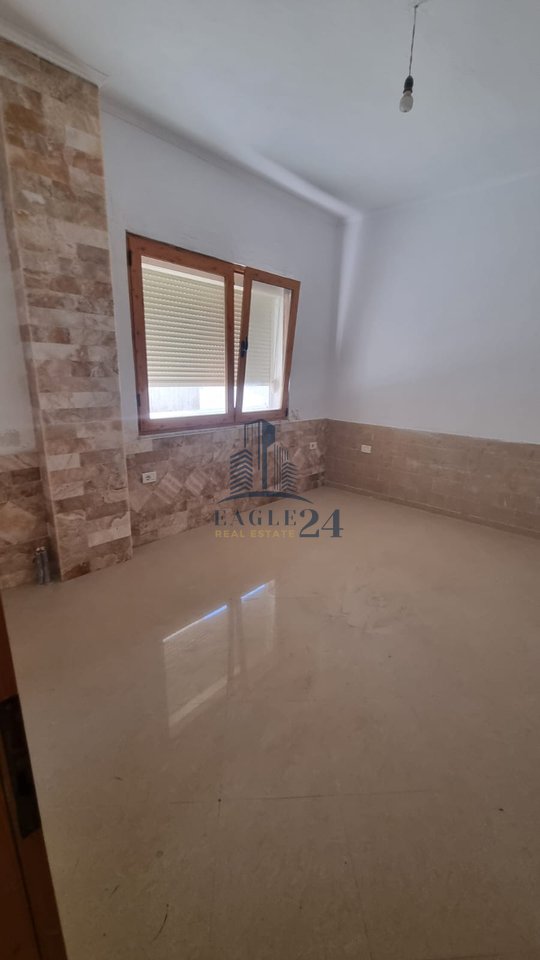 Villa Nuova in Vendita a Vilat Gjermane, Tirana - 750 €/m² | 521 m²
4 ingressi separati + Garage 50 m²