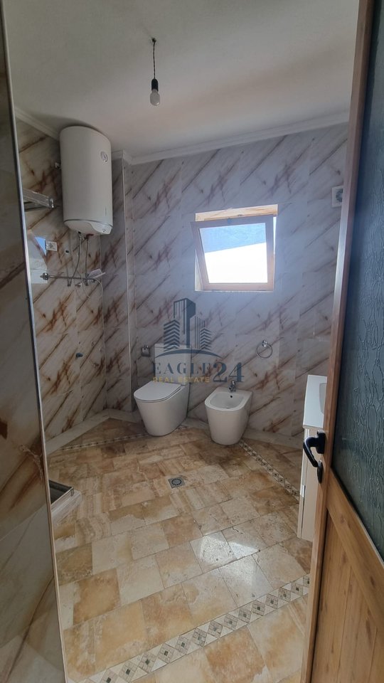 Villa Nuova in Vendita a Vilat Gjermane, Tirana - 750 €/m² | 521 m²
4 ingressi separati + Garage 50 m²