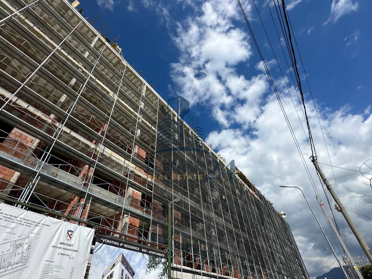 Apartamente 3+1+2 në Shitje në Kamëz, 93'000€.