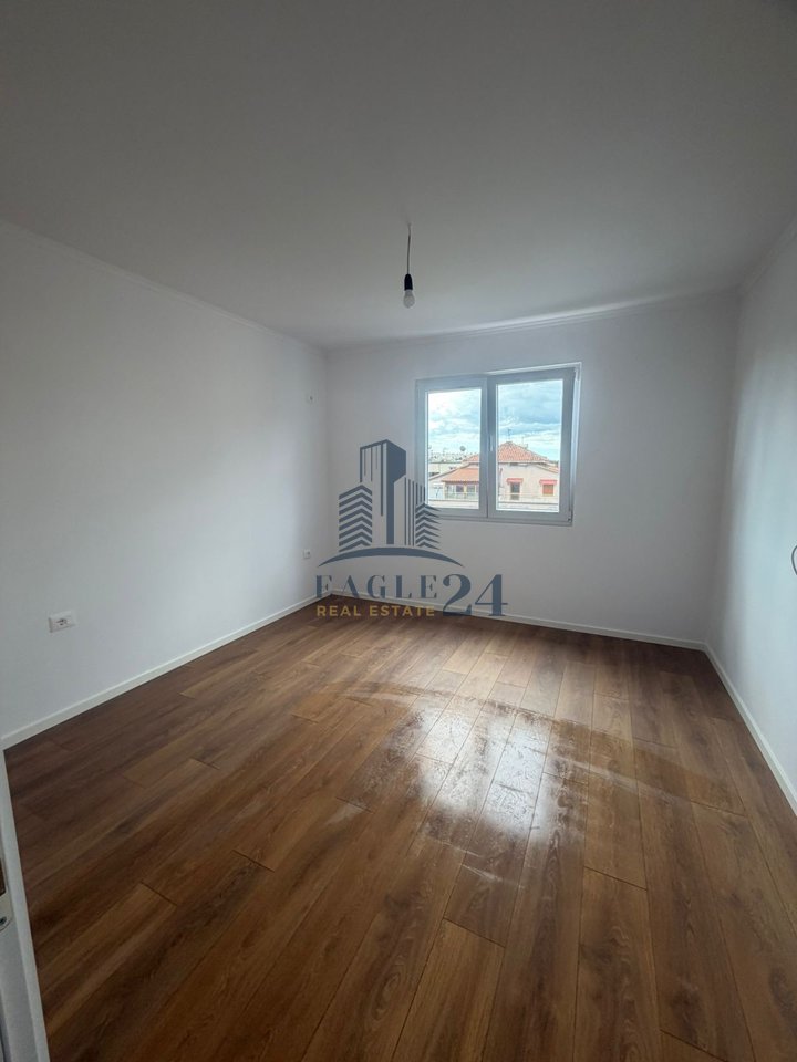 Vendesi 1+1 con ipoteca a Porcelan