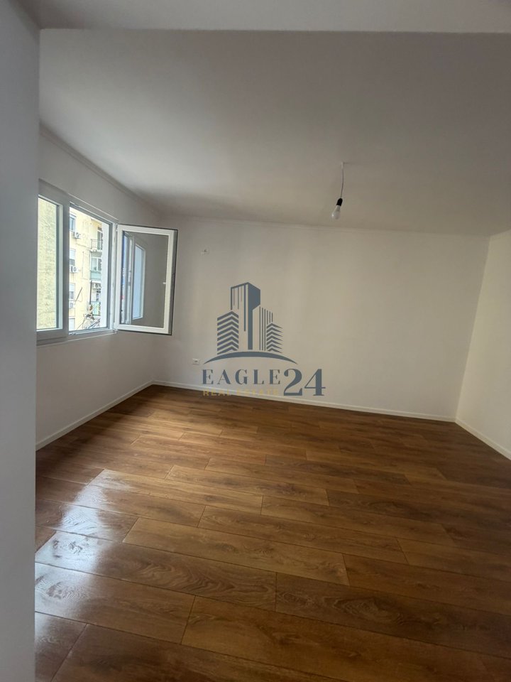 Vendesi 1+1 con ipoteca a Porcelan