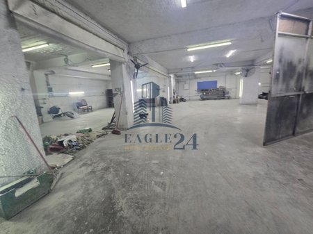 Jepet me qira ambient funksional, i përshtatshëm për aktivitete të ndryshme biznesi Astir