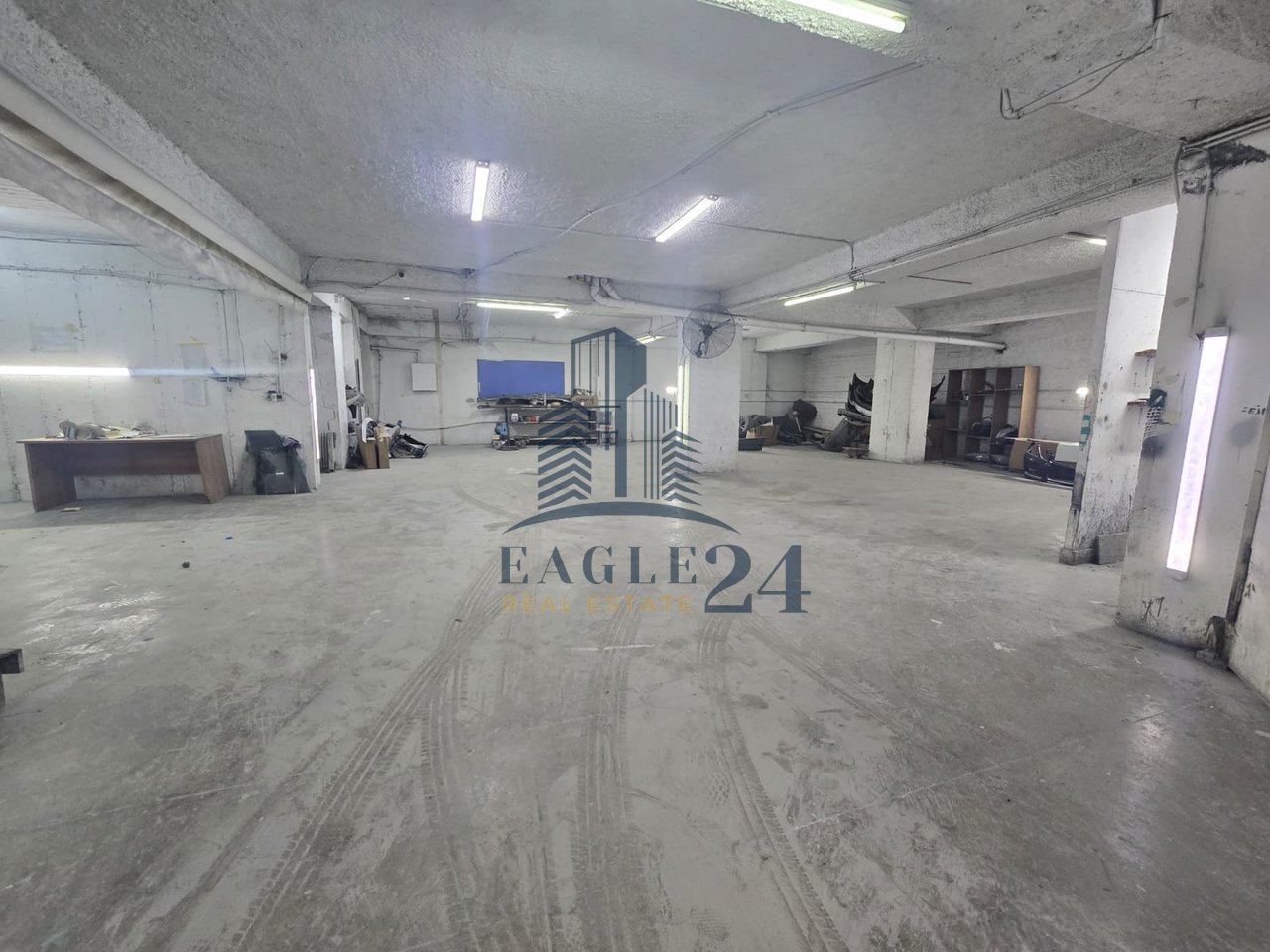 Jepet me qira ambient funksional, i përshtatshëm për aktivitete të ndryshme biznesi Astir