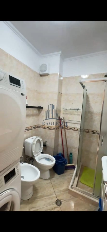Shitet Apartament 2+1 te Kopshti Zoologjik 2+1+2 tualete