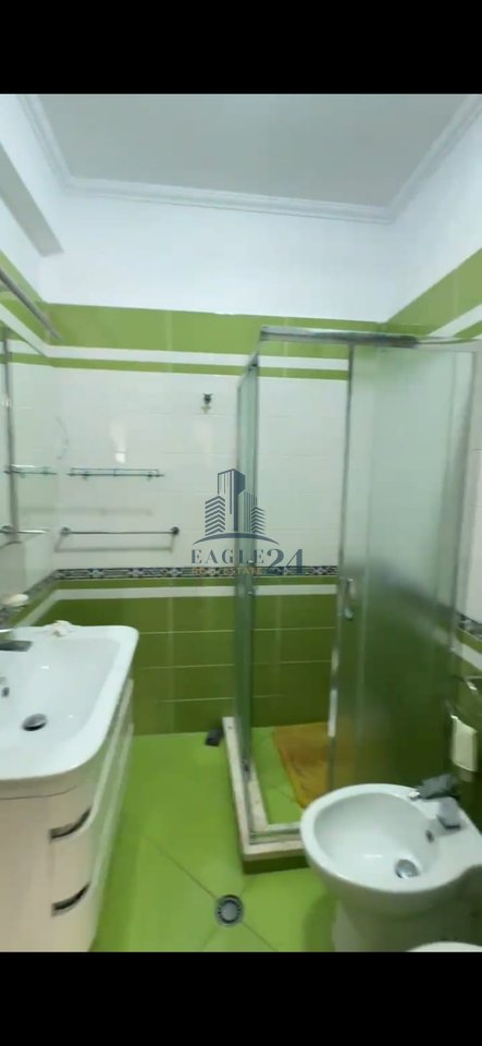 Shitet Apartament 2+1 te Kopshti Zoologjik 2+1+2 tualete