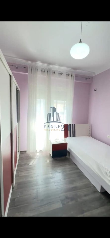 Shitet Apartament 2+1 te Kopshti Zoologjik 2+1+2 tualete