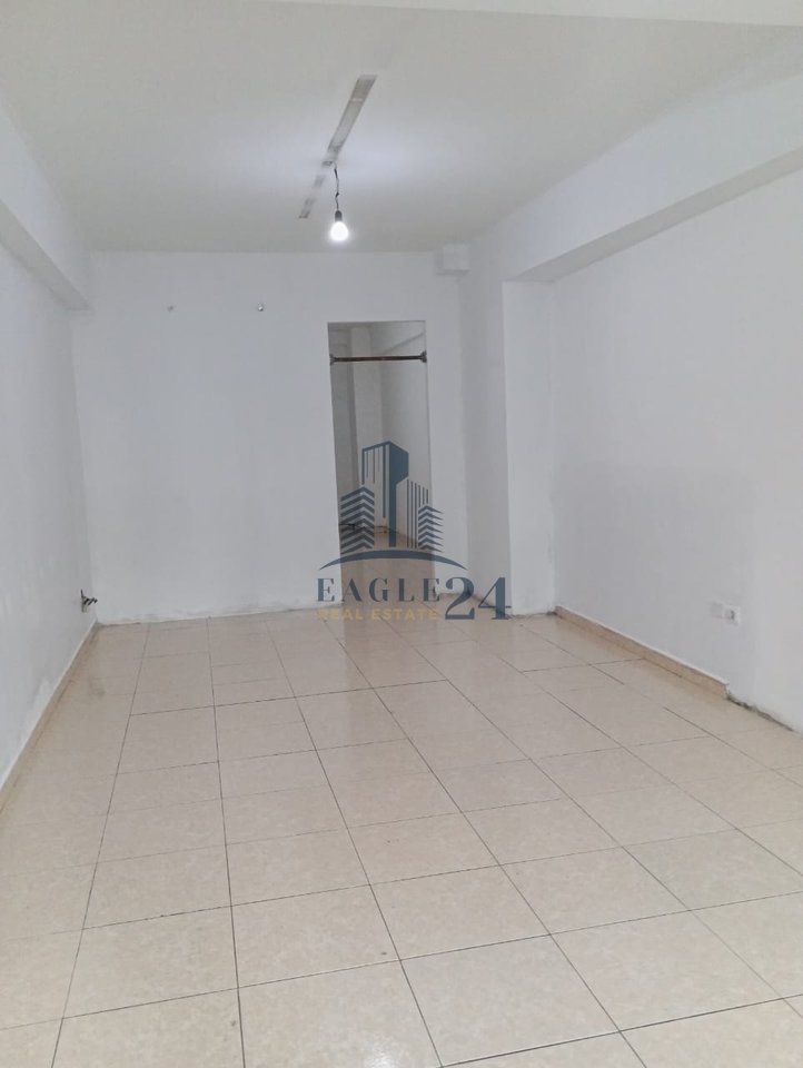 🏪 Shop for Rent 55m2 – Nisharak, on the main road – 65,000 ALL
