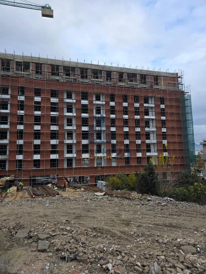 Shitet apartament 1+1 në "TIRANA VIEW RESIDENCE", Babrru Tiranë.  87.2 mln Lekë