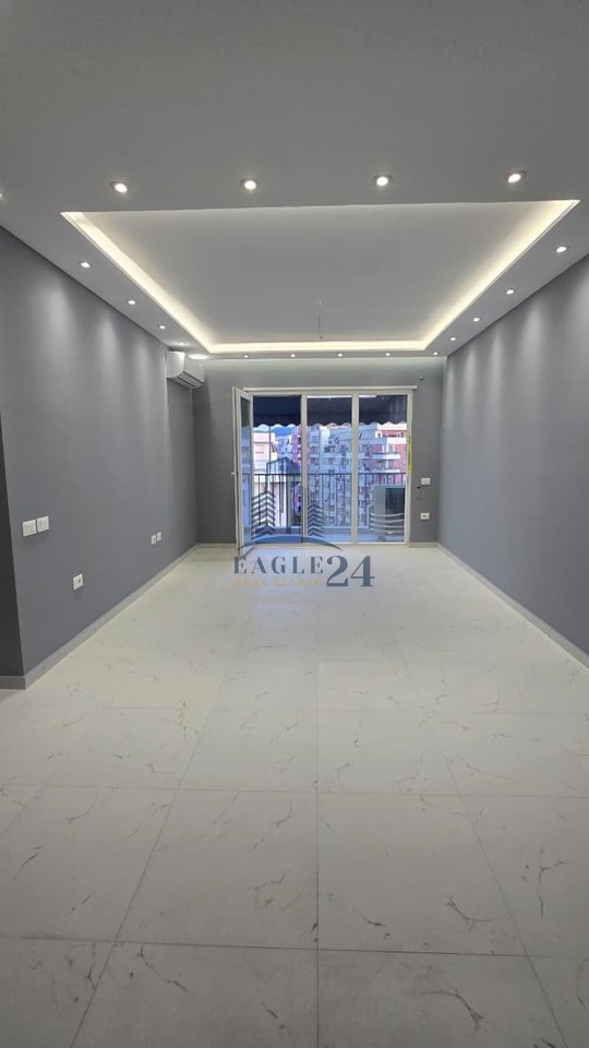 3+1+2 empty space for rent for offices or living + 🅿️ - Yzberisht, Migjeni Boulevard 55000 Lek.