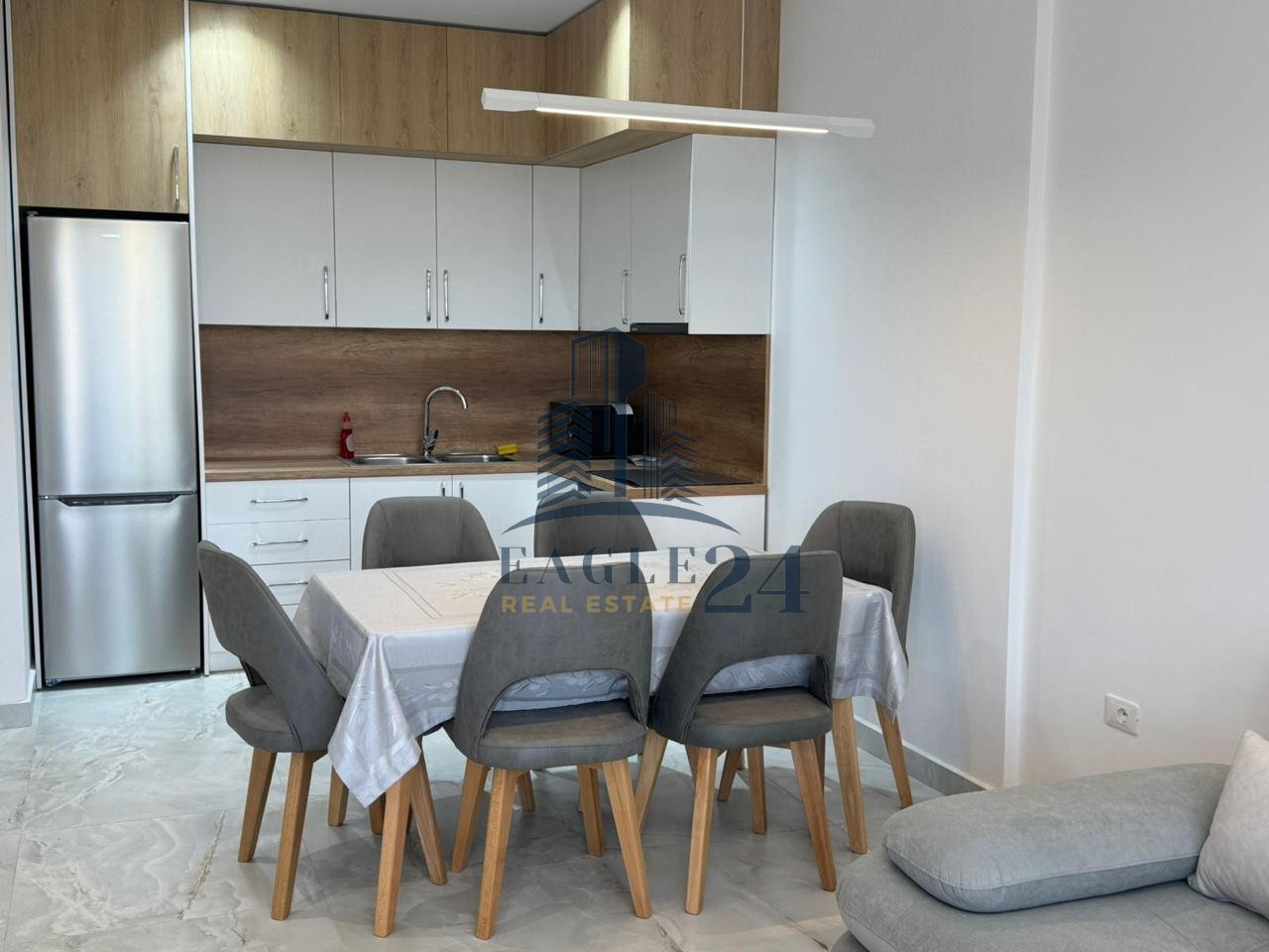 🏡 Jepet me qira Apartament 1+1 + 2 Poste Parkimi – Liqeni i Thatë