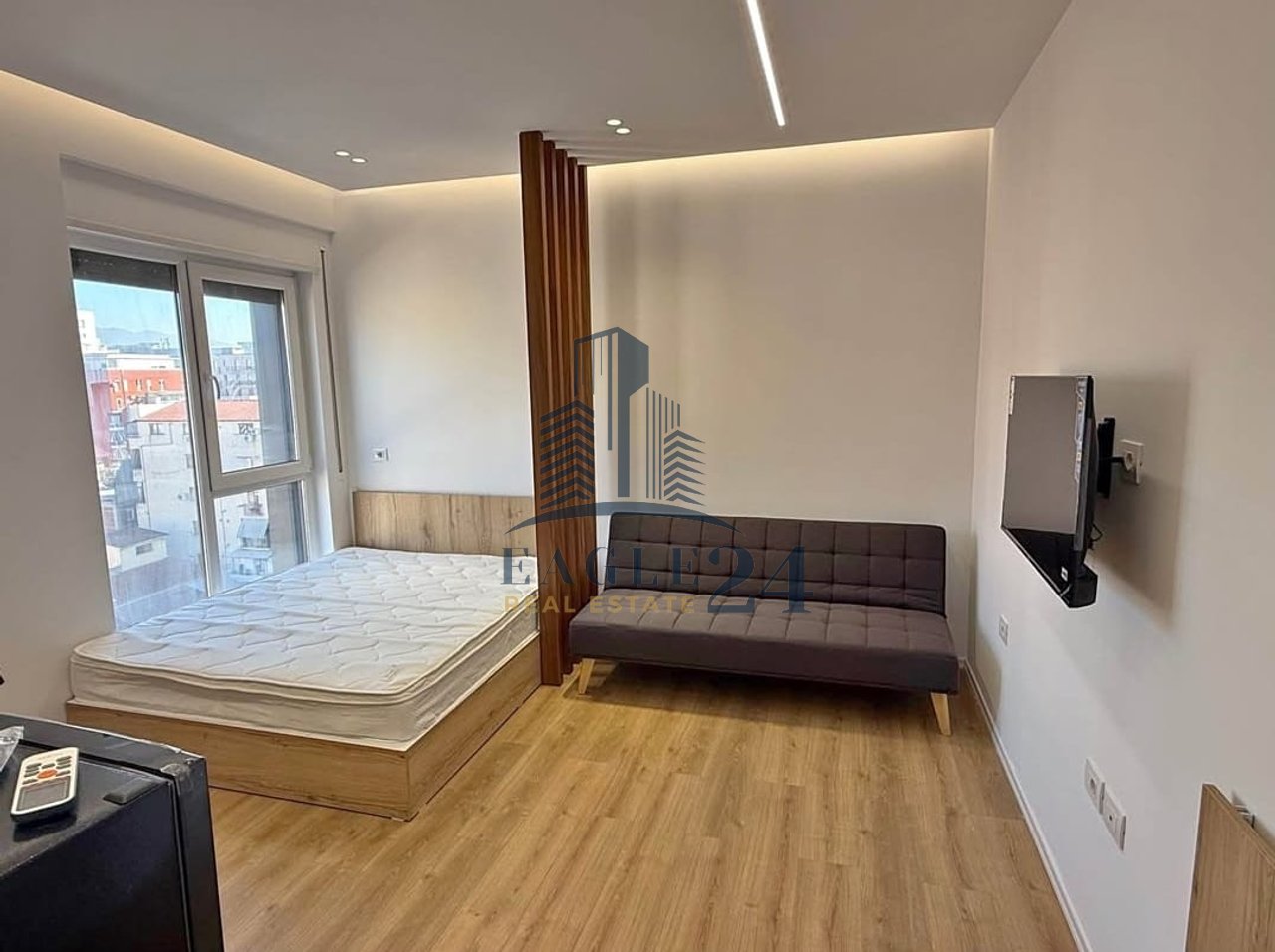 Jepet Garsoniere me Qira – Rruga 5 Maji, Tiranë