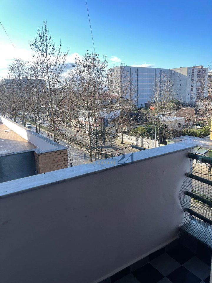 2+1+2 apartment for rent in Kamëz, furnished