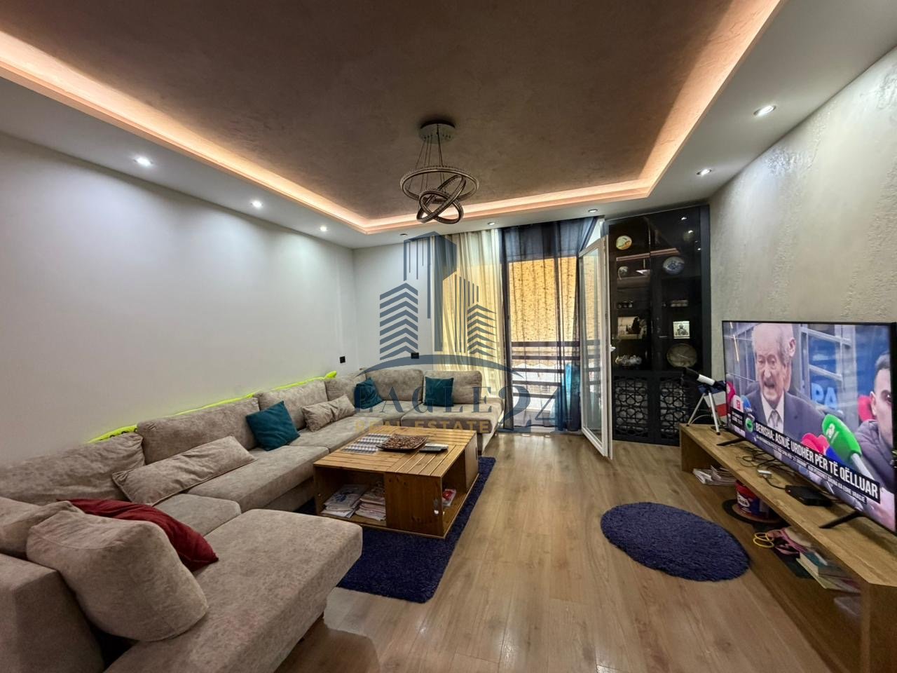 SHITET APARTAMENT 2+1 me HIPOTEKË te KOMUNA E PARISIT. 300 mln Lekë të vjetra!